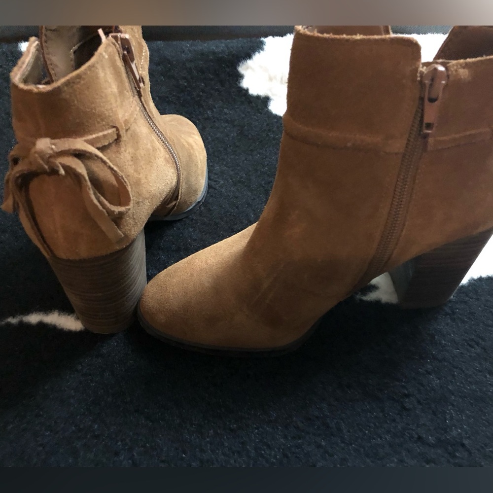 Gibson & Latimer ankle suede boots